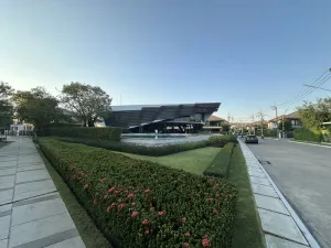 setthasiri-wongwaen-lamlukka-house-review