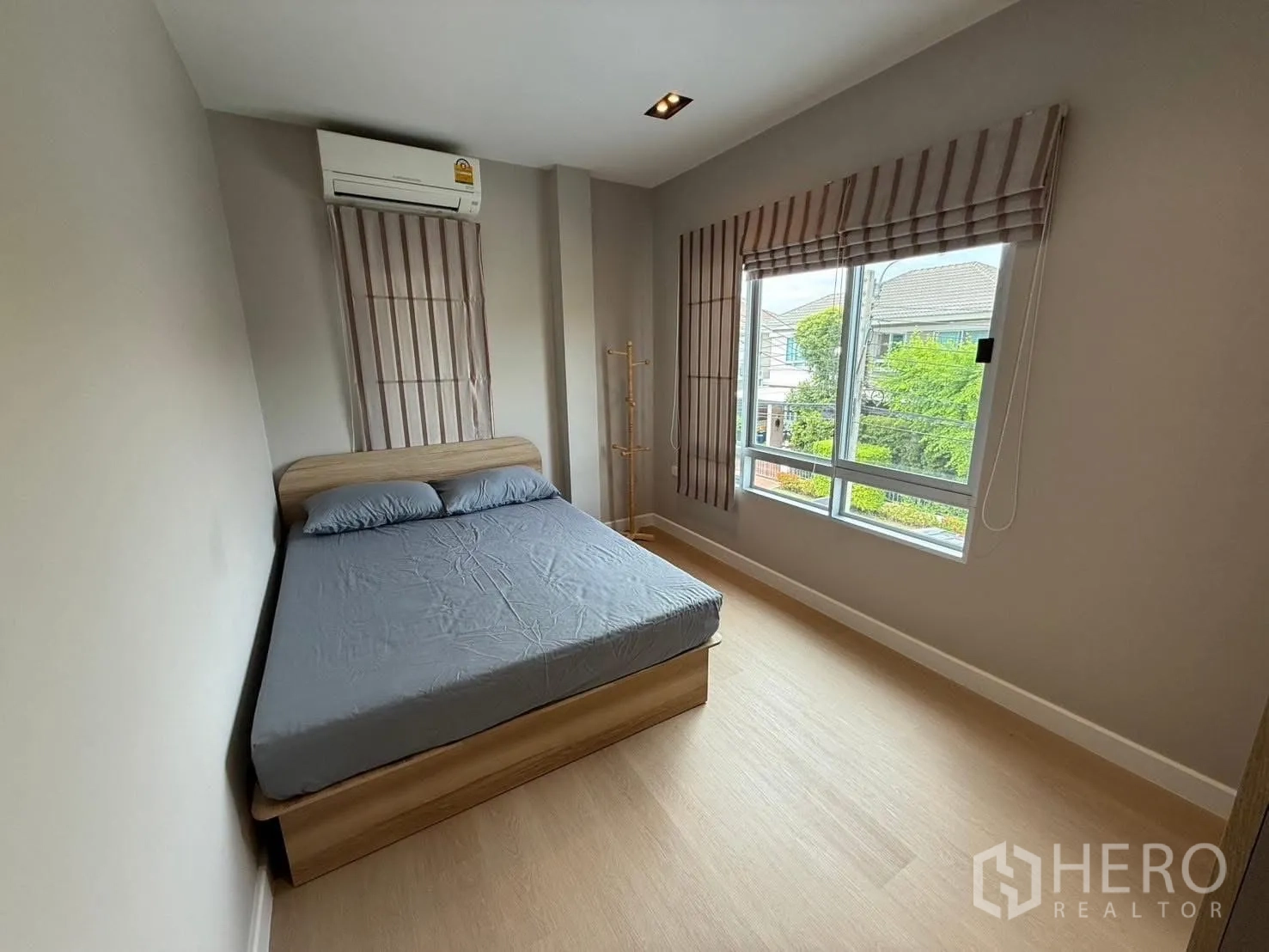 Property Image #22 for property HRE00370