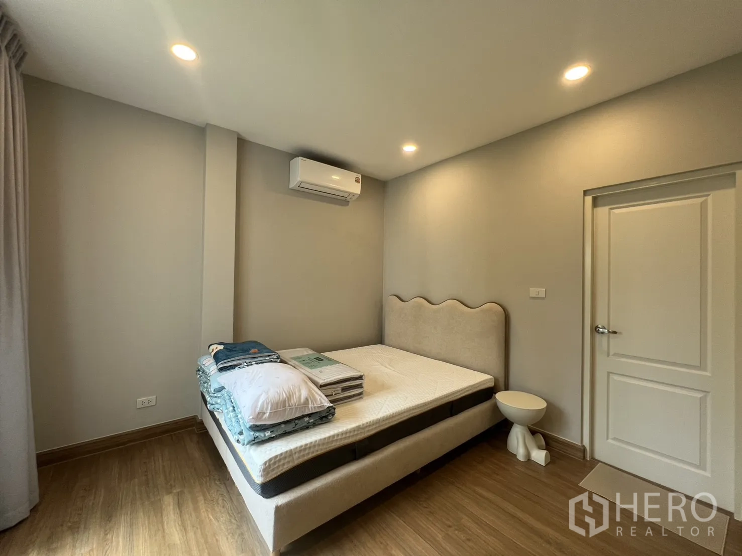 Property Image #27 for property HRE01191