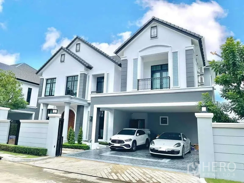 Detached House for sale in Thawi Watthana, Bangkok - Elegant two-storey detached house with double carport and manicured frontage in Thawi Watthana, Bangkok