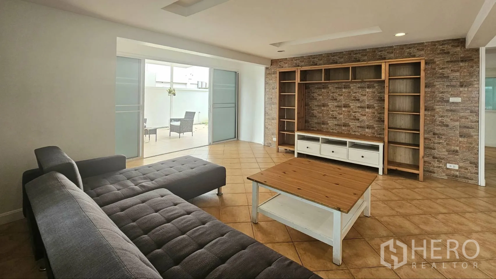 Property Image #26 for property HRE01294