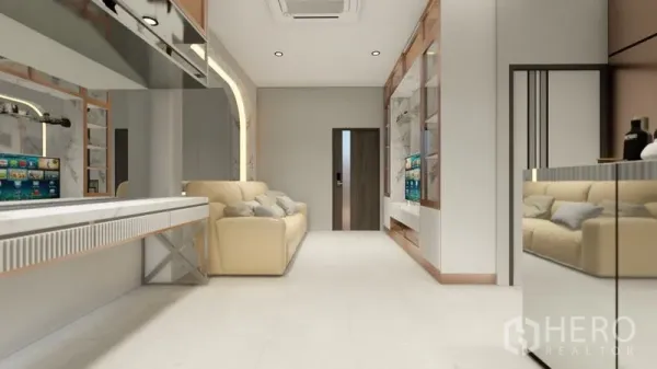 公寓 出租在Sathon, Bangkok - 明亮客厅，米色沙发、内置电视墙与镜面柜的现代公寓。