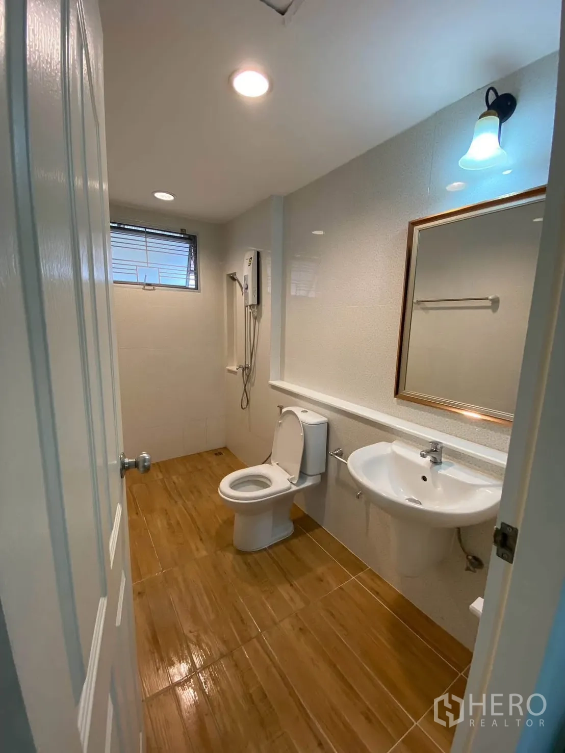 Property Image #25 for property HRE01208