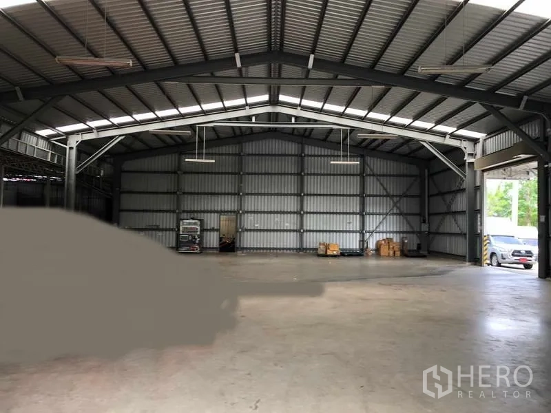 คลังสินค้า ให้เช่าในPak Kret, Nonthaburi - ฮอลล์โกดังโถงกว้าง โครงสร้างเหล็ก ประตูม้วน เข้าออกสะดวกเหมาะเก็บสินค้า