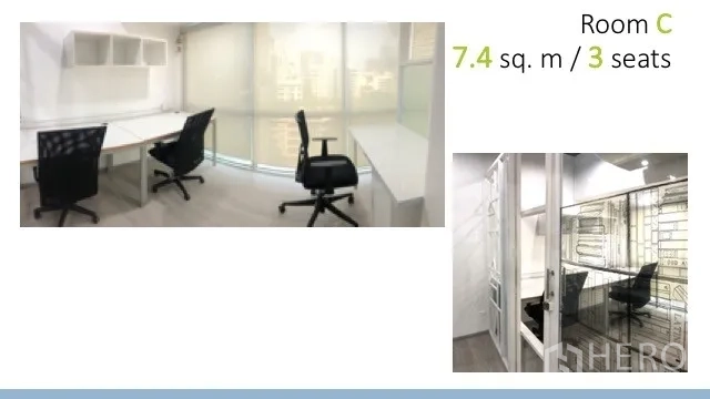 สำนักงาน ให้เช่าในWatthana, Bangkok - Room C สำนักงานขนาดเล็ก มีโต๊ะทำงานสามที่นั่ง ริมหน้าต่างโค้งและประตูกระจก