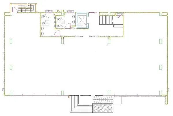 零售空间 出租在Bangkok - 三楼零售平面图，展示开放式布局、卫生间、电梯与楼梯位置。