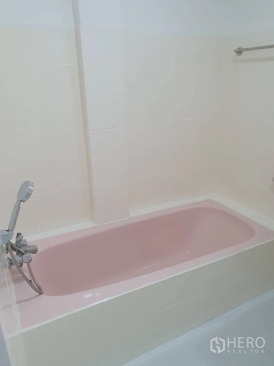 Property Image #3 for property HRE01018