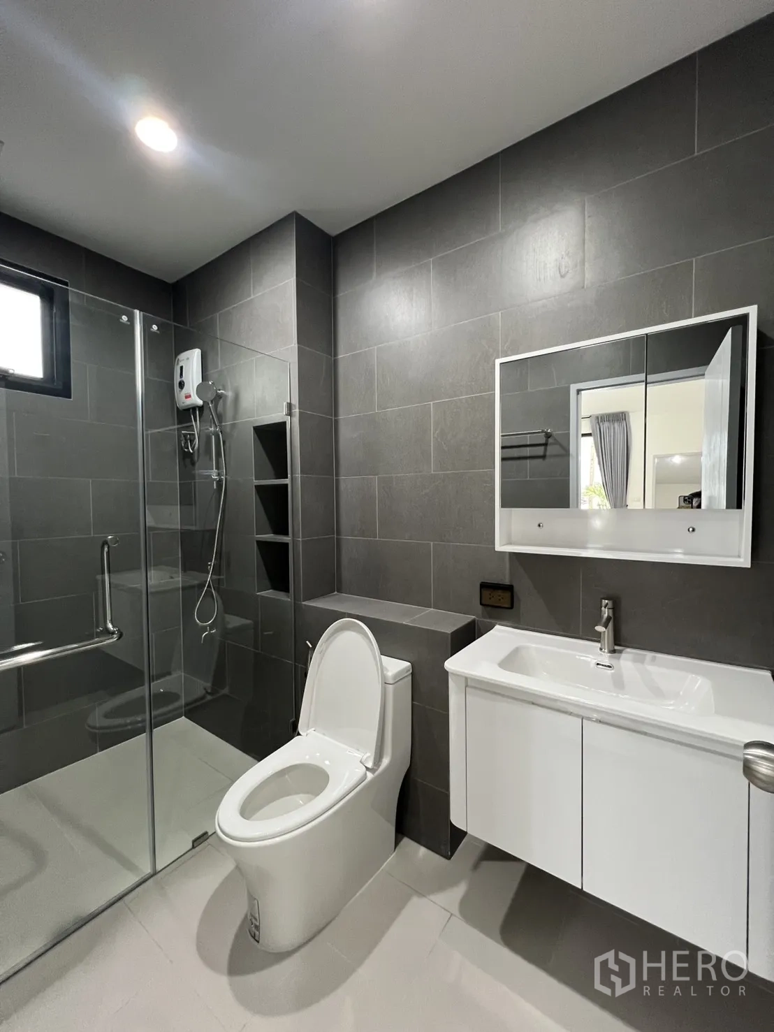 Property Image #24 for property HRE01190