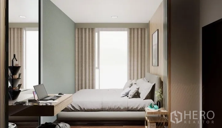 公寓 出租在Phra Khanong, Bangkok - 卧室以中性色调营造静谧氛围，软包床、大窗与床头柜。