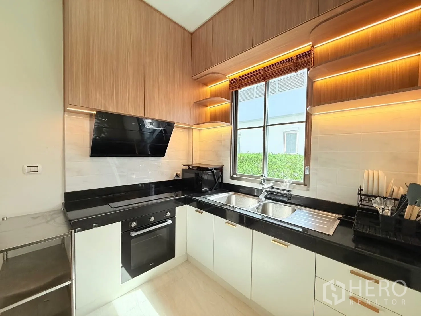 Property Image #27 for property HRE00104