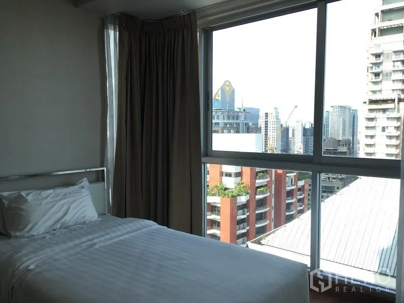 คอนโด ให้เช่าในPathum Wan, Bangkok - ห้องนอนเตียงเดี่ยว หน้าต่างบานใหญ่ มองเห็นวิวเมือง