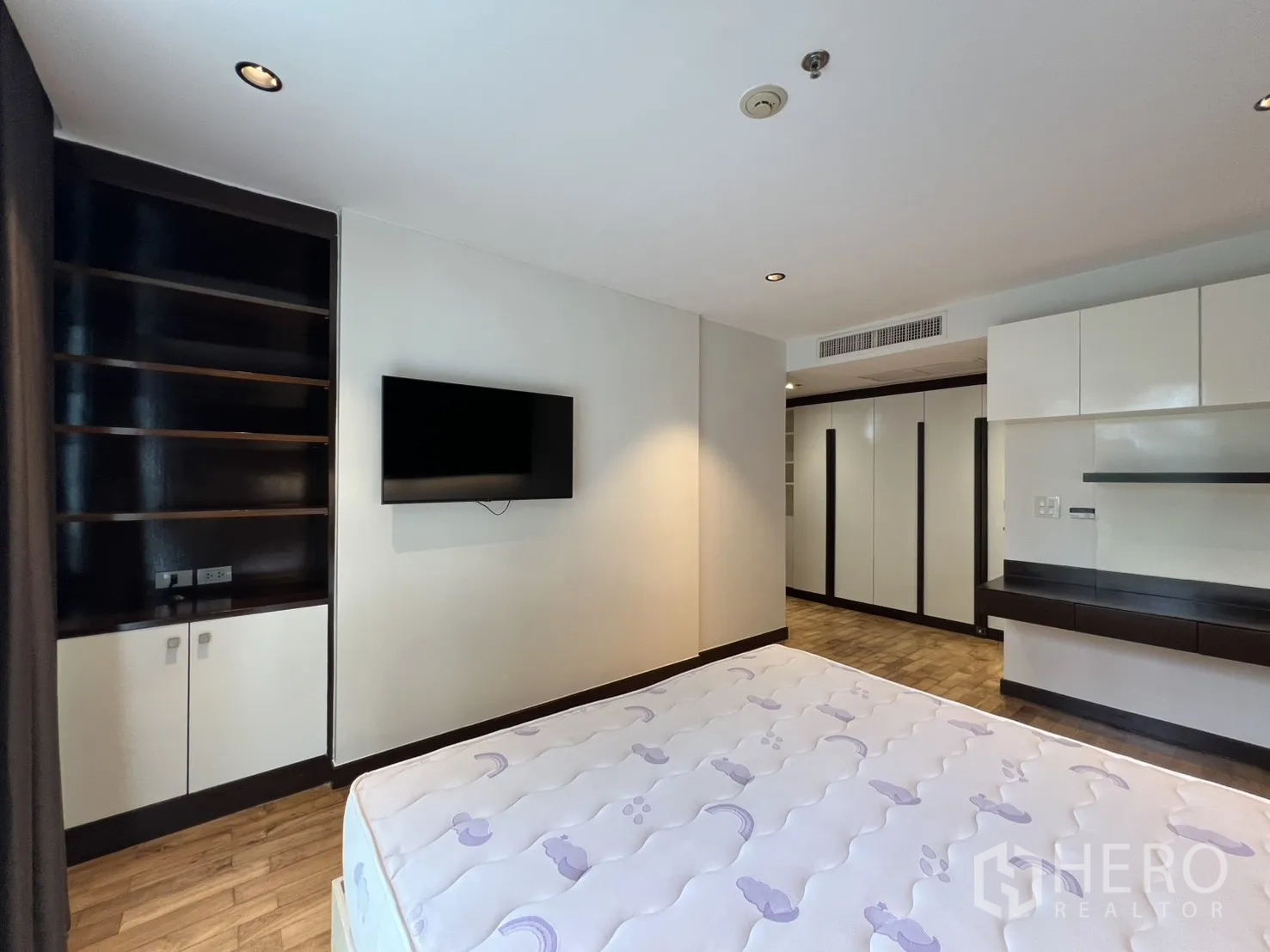 Property Image #24 for property HRE01128