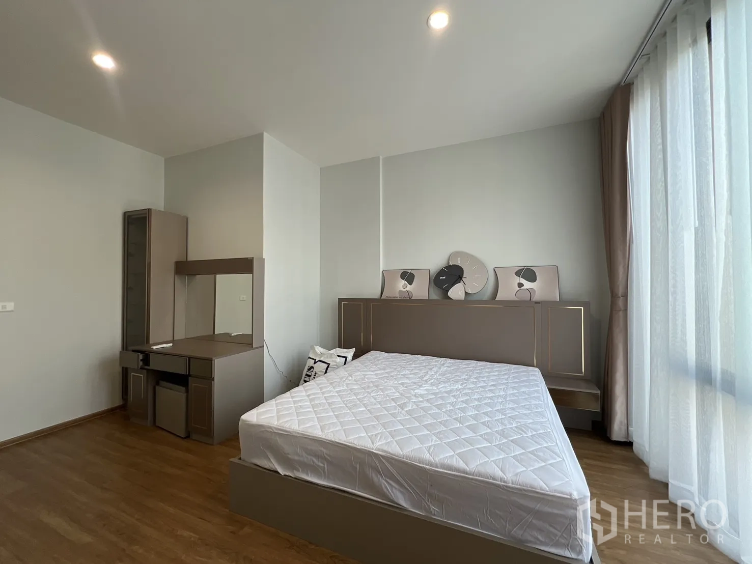 Property Image #19 for property HRE00409