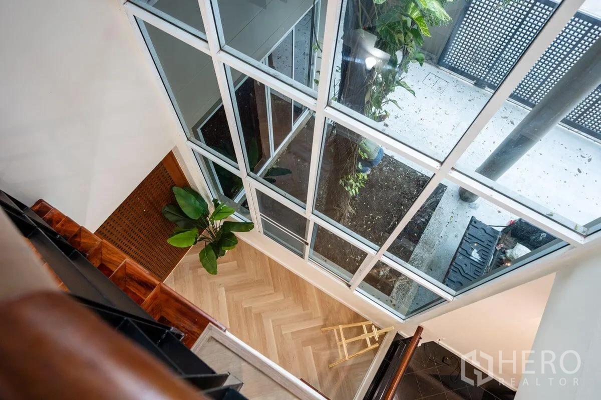 Property Image #25 for property HRE01152