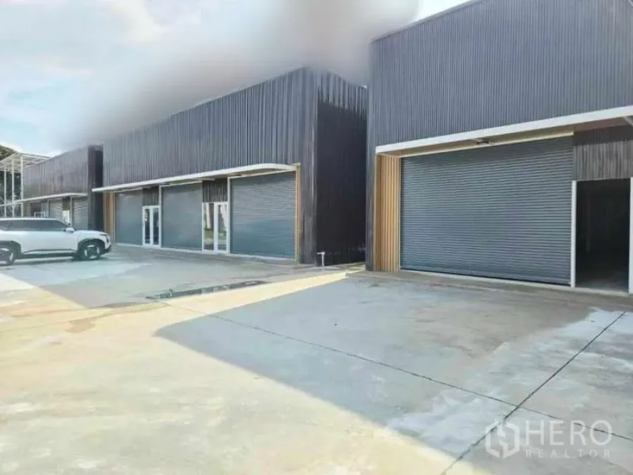 货栈 出租在Prawet, Bangkok - 帕威区现代仓库单元，带大型装卸前场与停车区