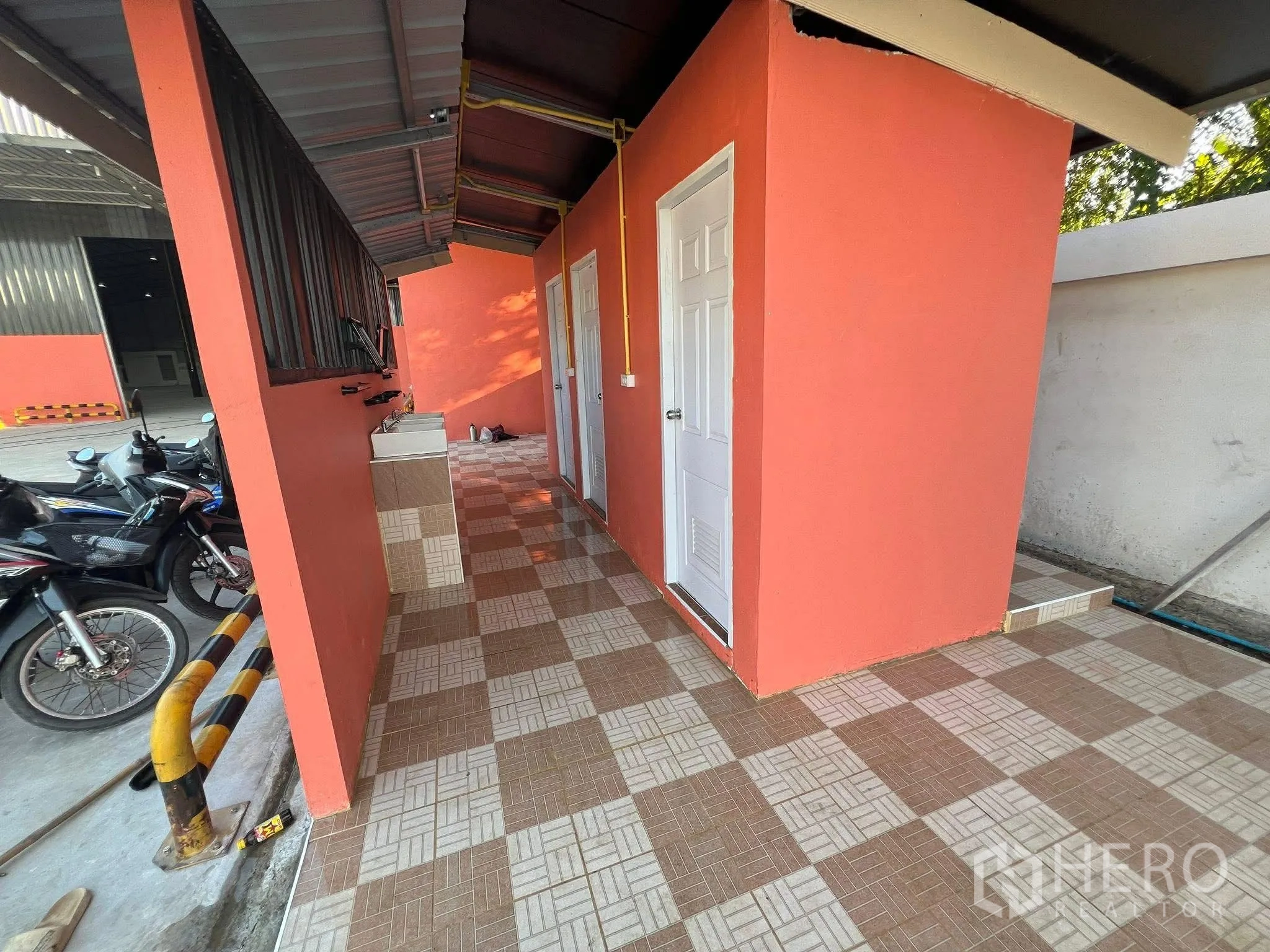 Property Image #8 for property HRE00592