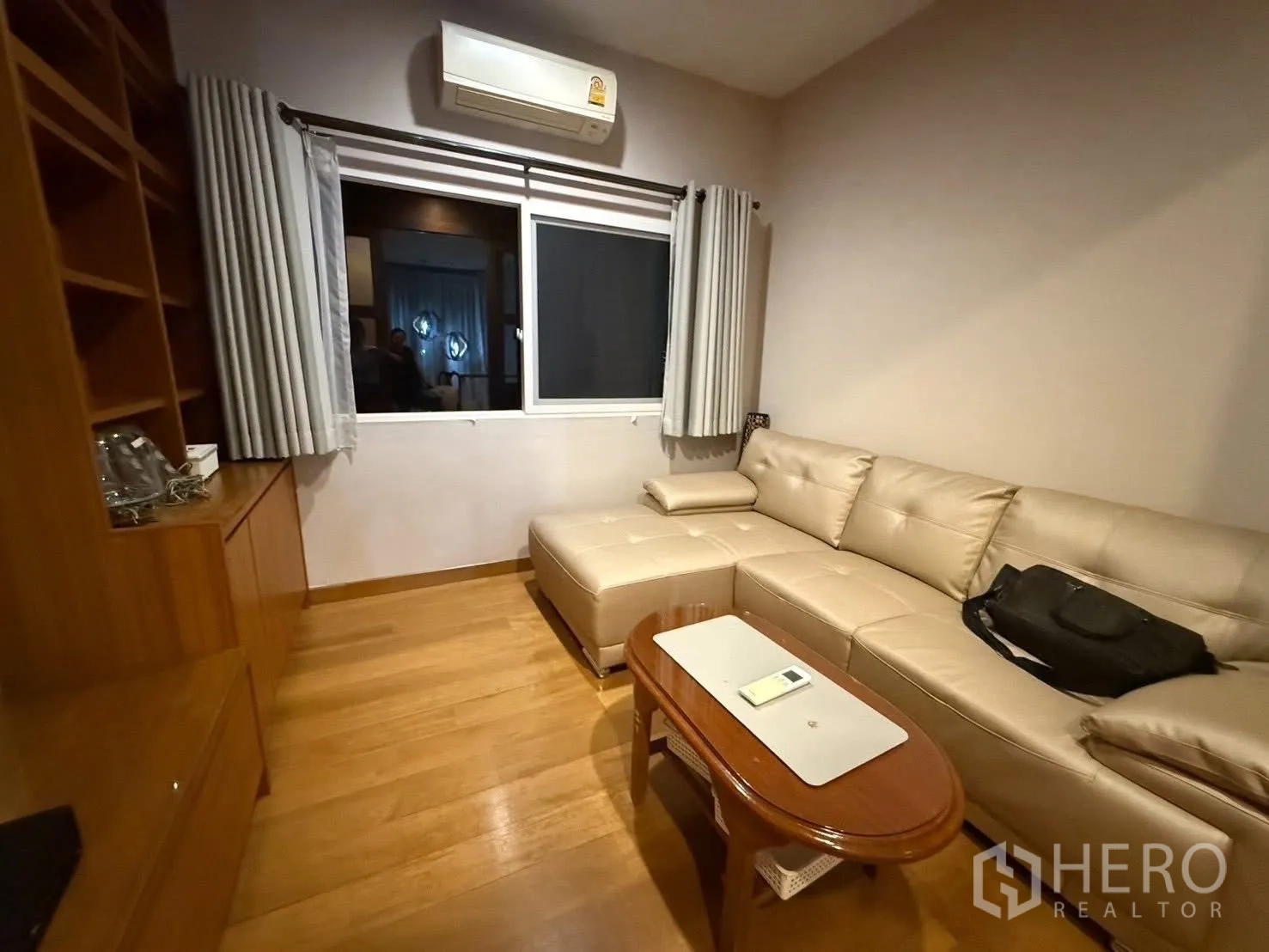 Property Image #20 for property HRE00812