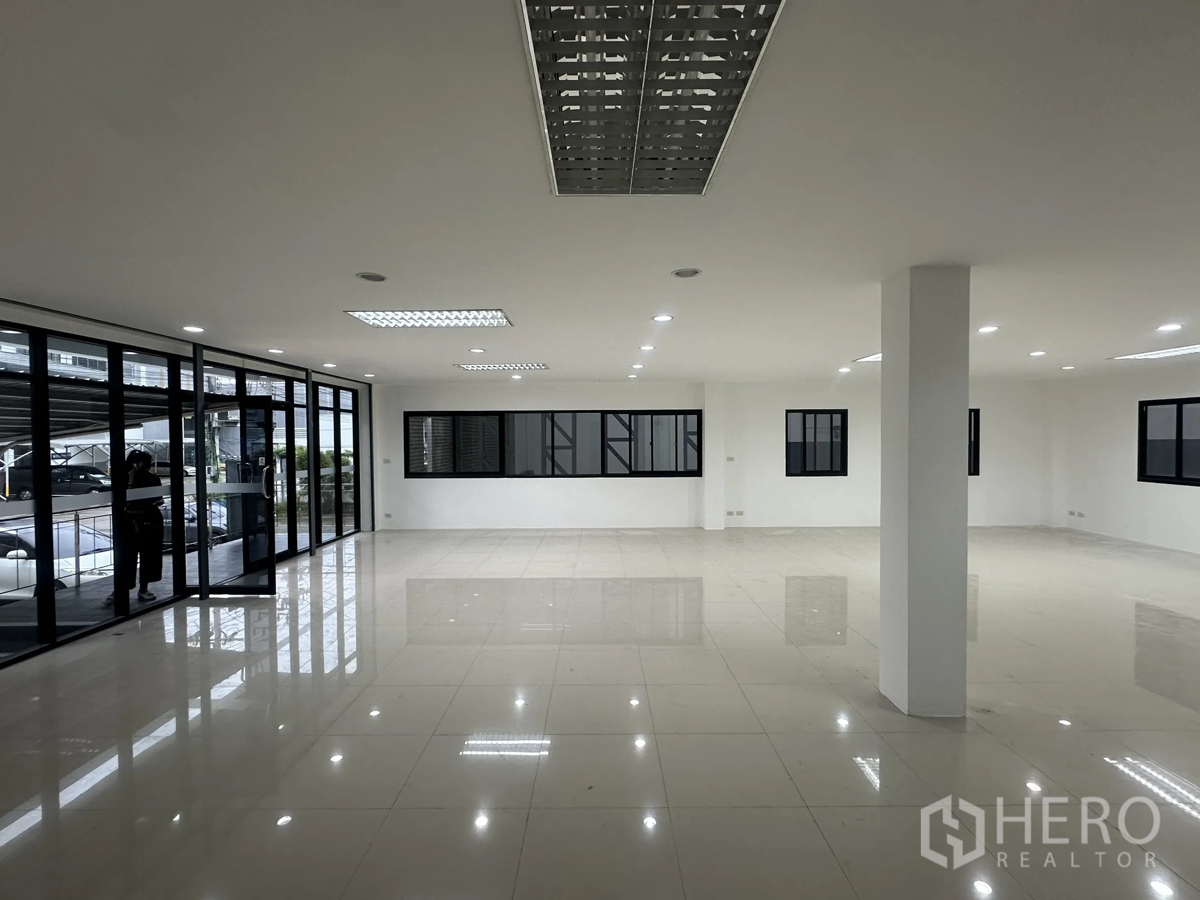 Property Image #6 for property HRE00166