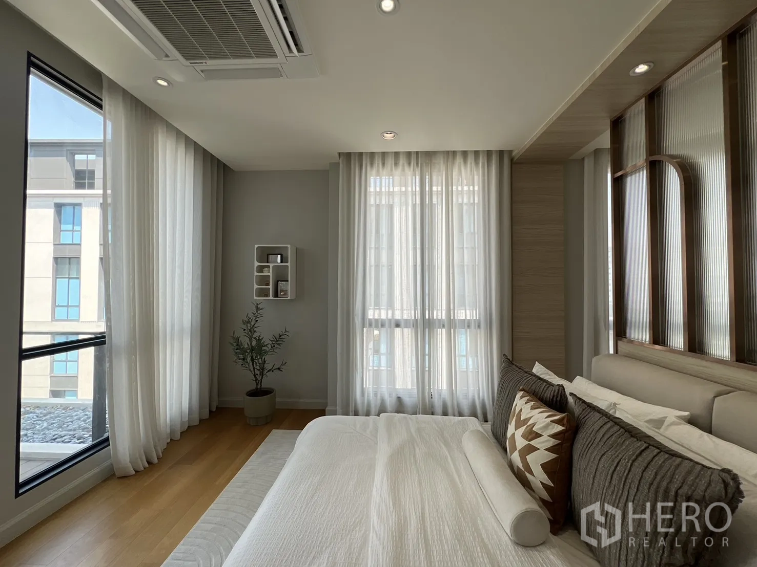 Property Image #37 for property HRE00581