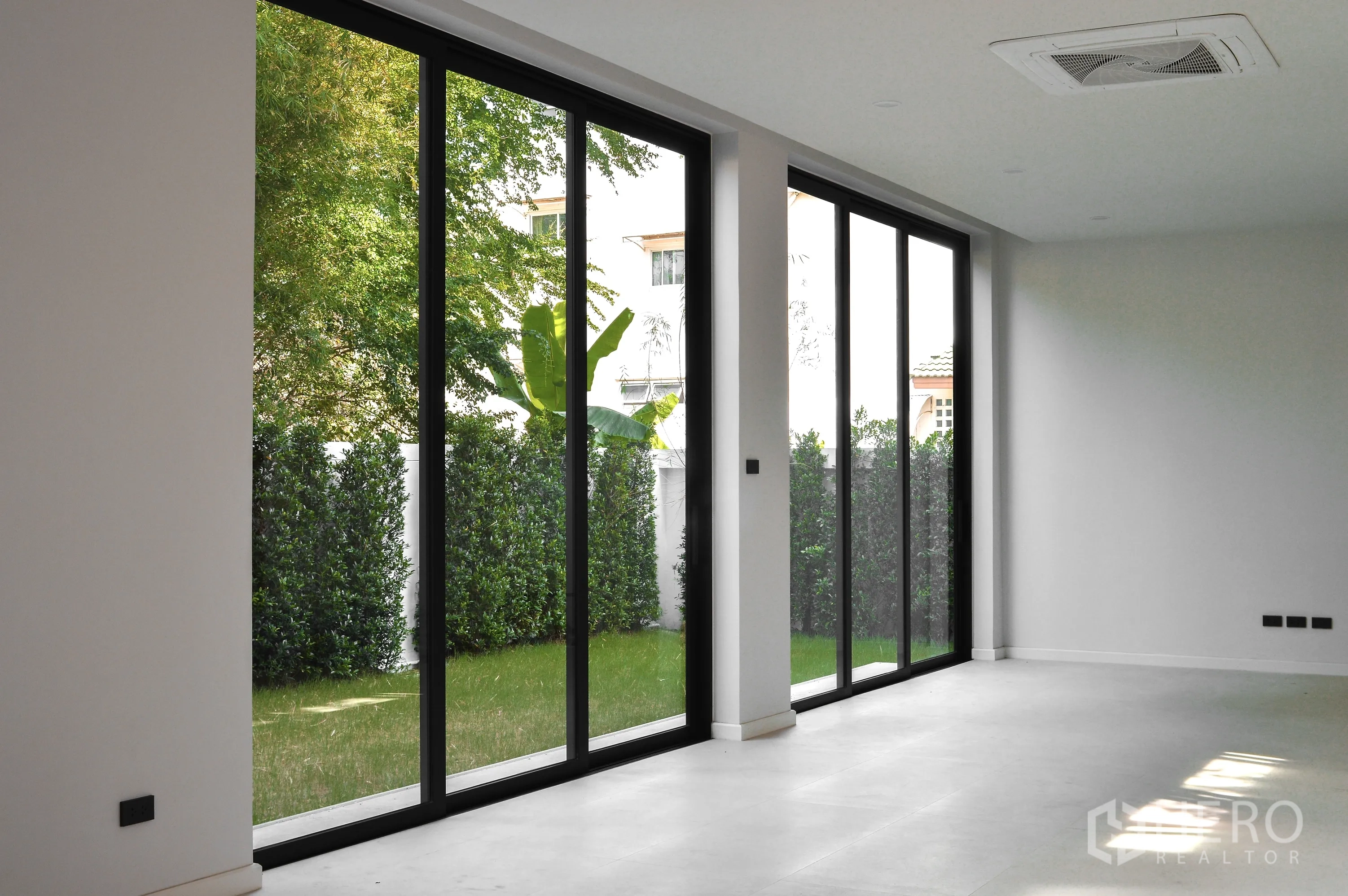 Property Image #8 for property HRE00717