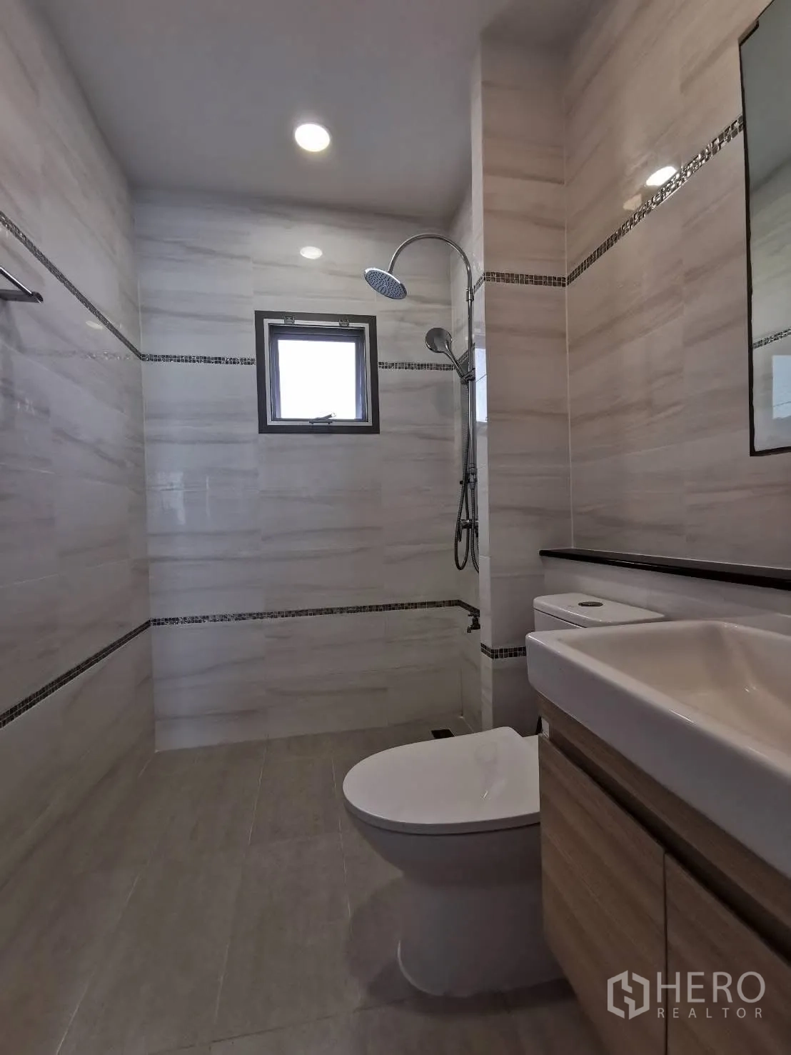 Property Image #22 for property HRE00305