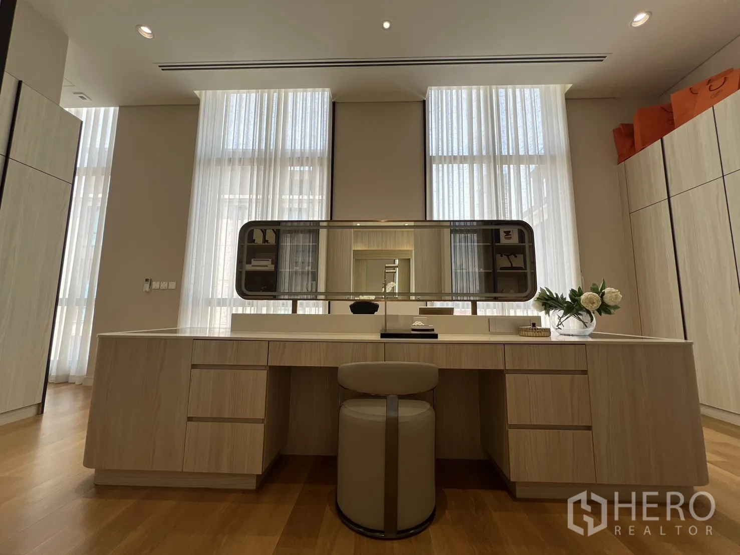 Property Image #33 for property HRE00683