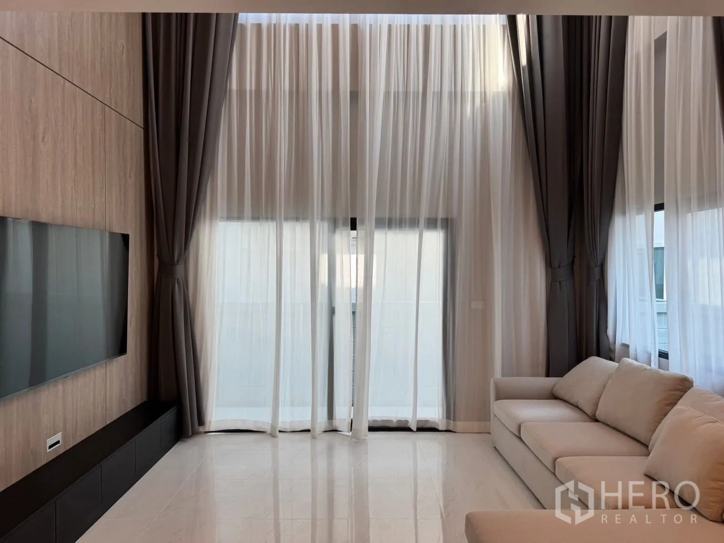 Property Image #17 for property HRE00496