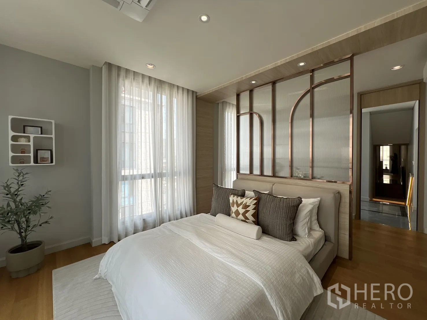 Property Image #36 for property HRE00581