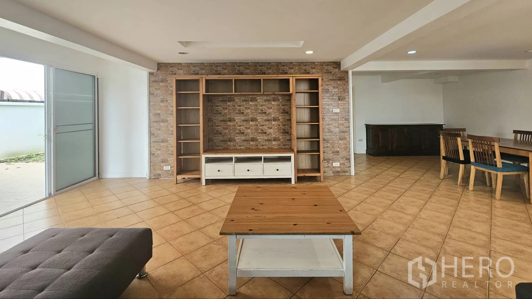 Property Image #27 for property HRE01294