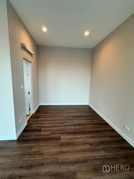 Detached House for rent or sale - Compact room or study with wood flooring and a door to a bathroom.