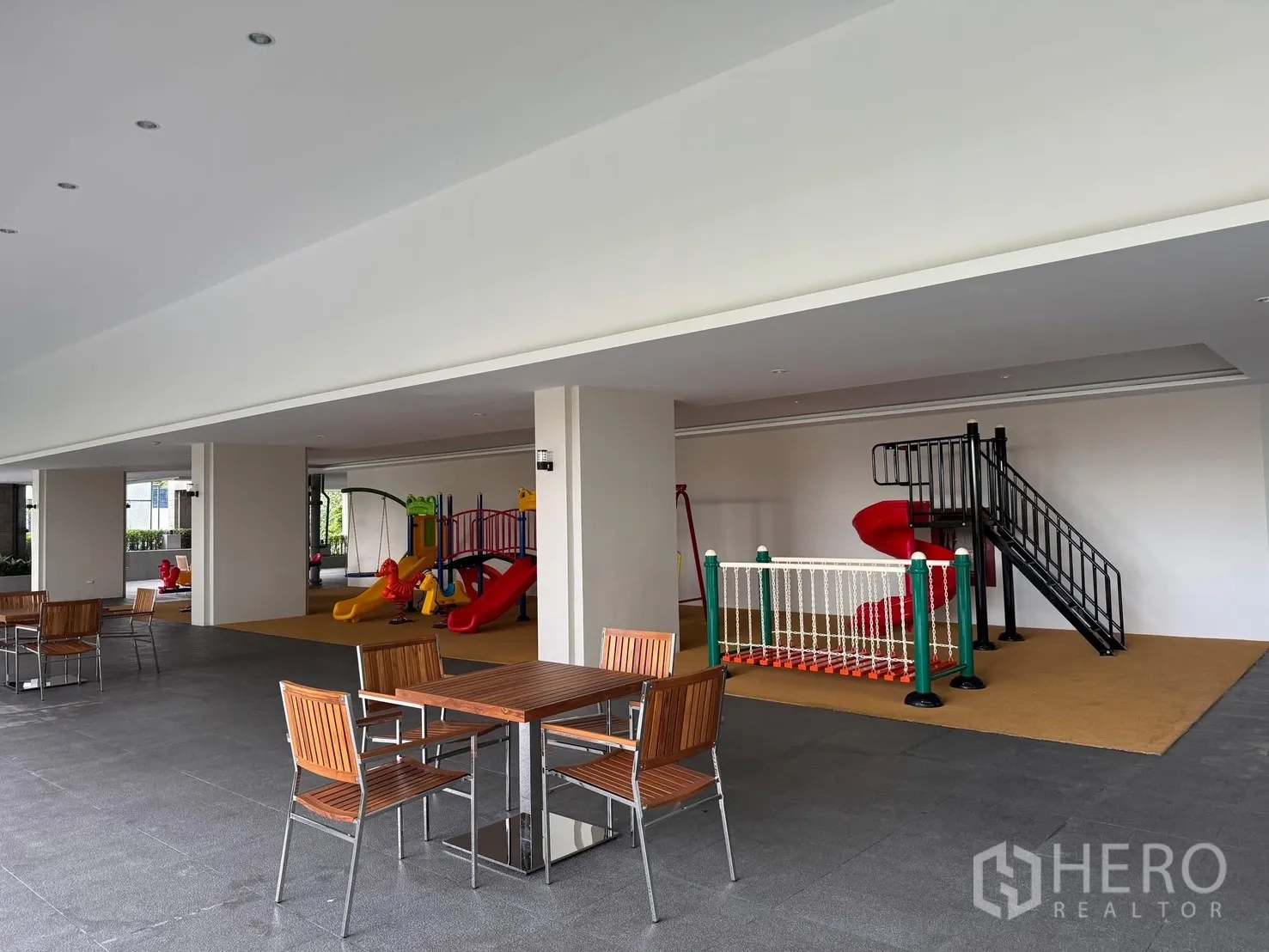 Property Image #16 for property HRE00314