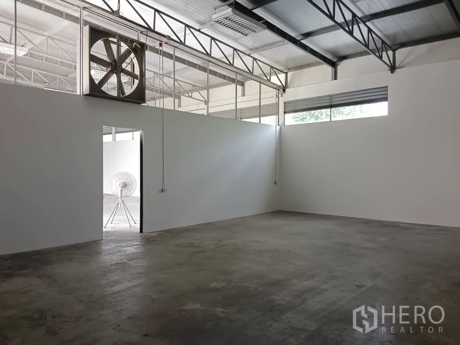 Property Image #3 for property HRE00343