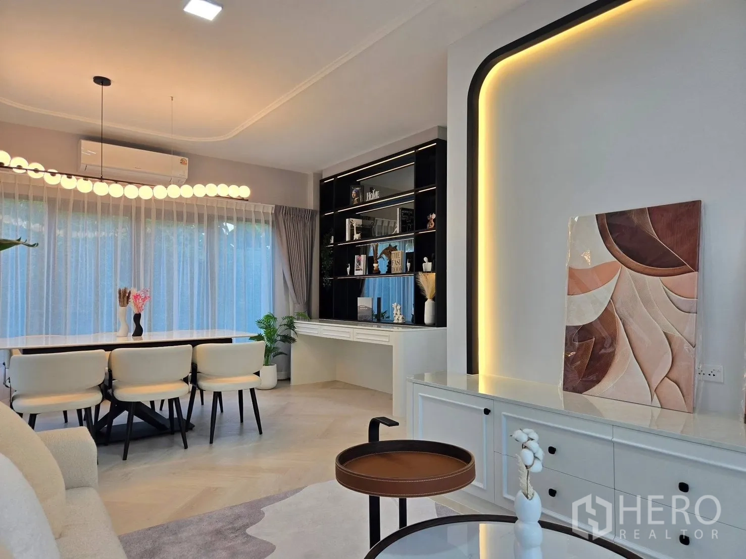 Property Image #15 for property HRE00173