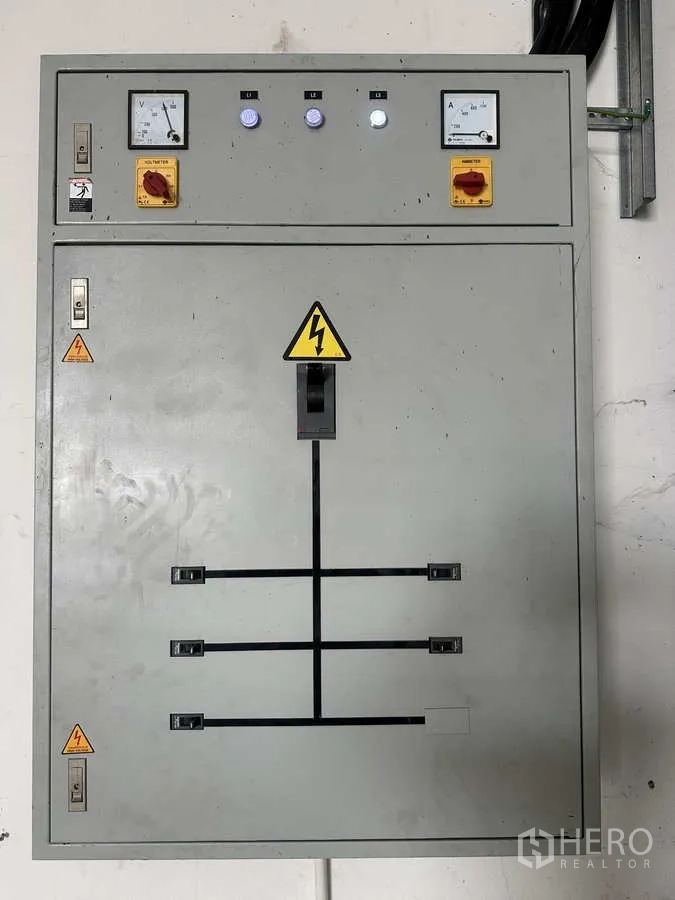 Factory for rent in Pathum Thani - Industrial electrical control panel installed inside the factory.