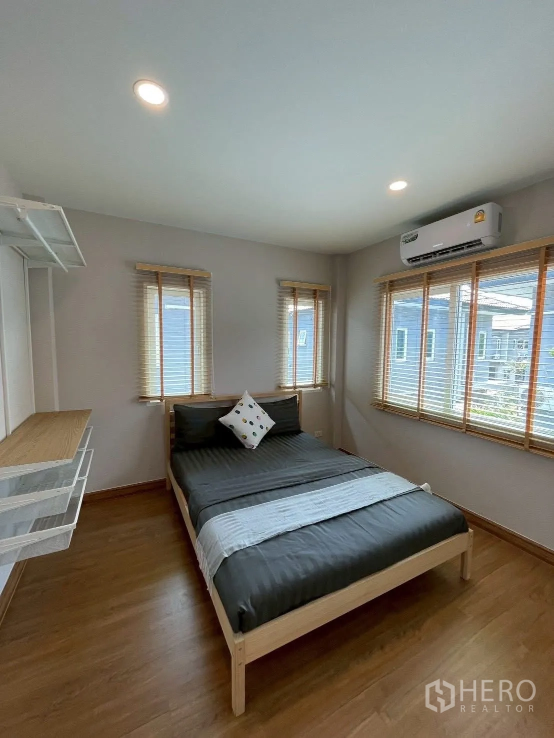 Property Image #21 for property HRE00892