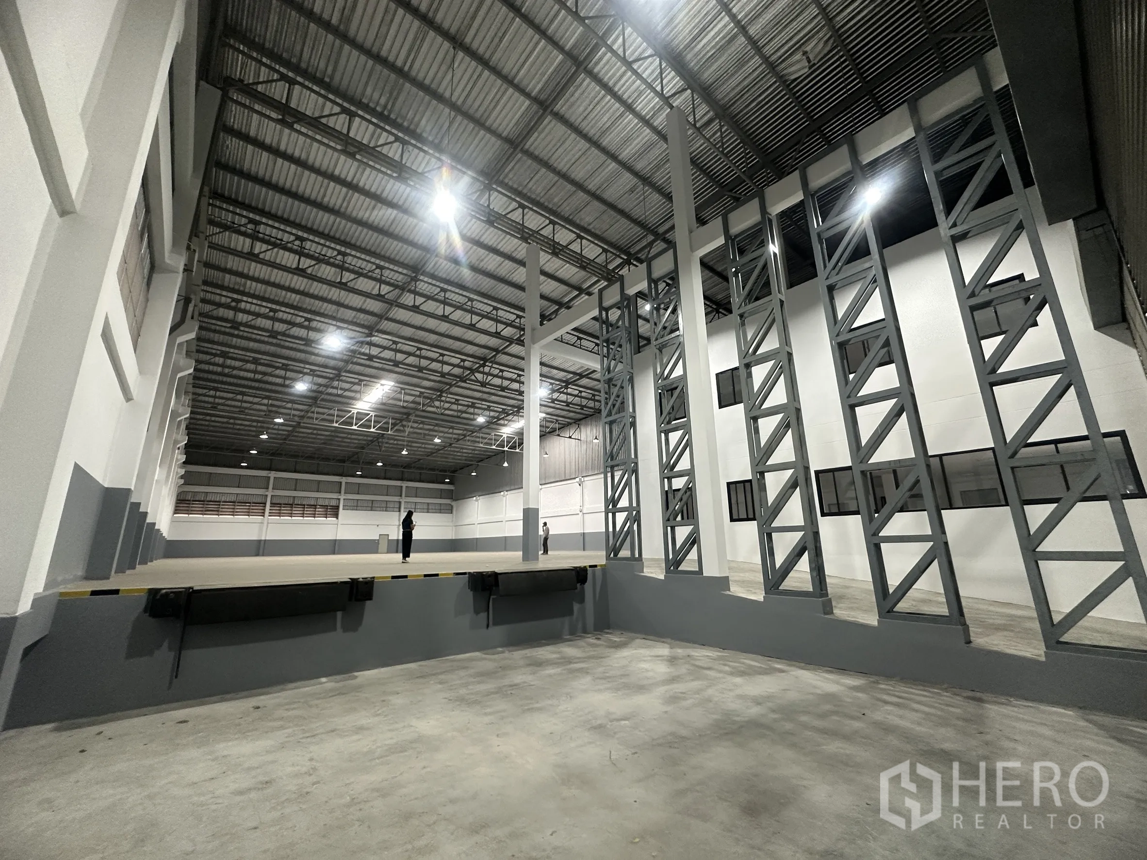 Property Image #5 for property HRE00166