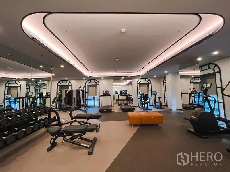 คอนโด ให้เช่าหรือขาย - ฟิตเนสครบครันด้วยเครื่องคาร์ดิโอ เวท และกระจกบานใหญ่