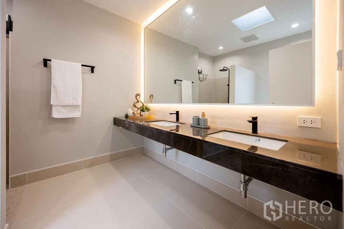 Property Image #20 for property HRE01152