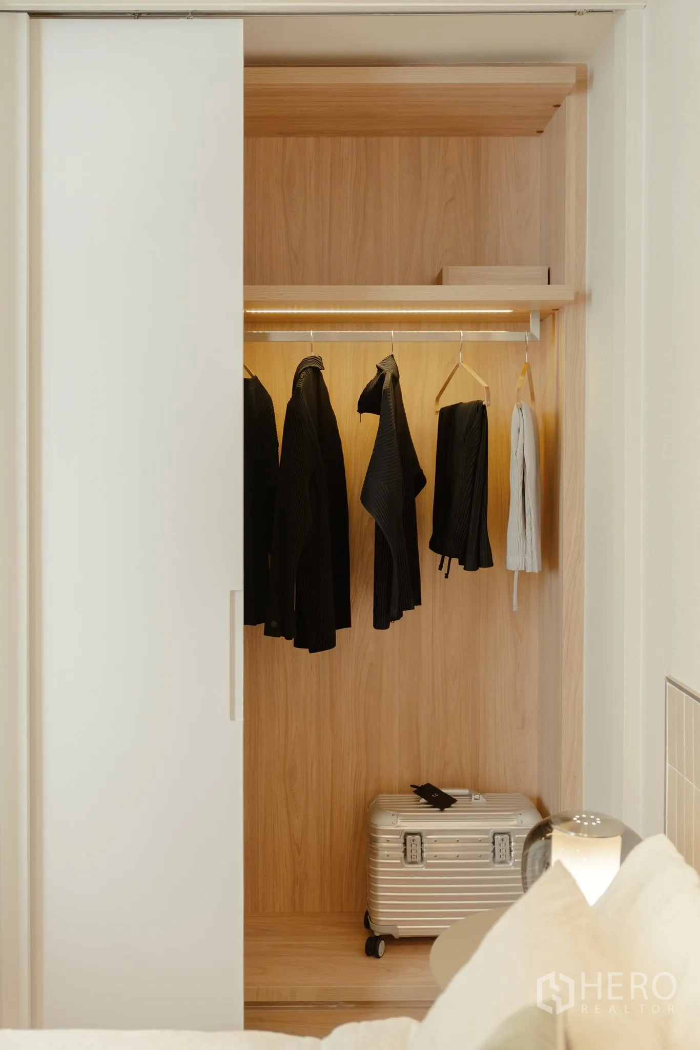 Property Image #4 for property HRE00720