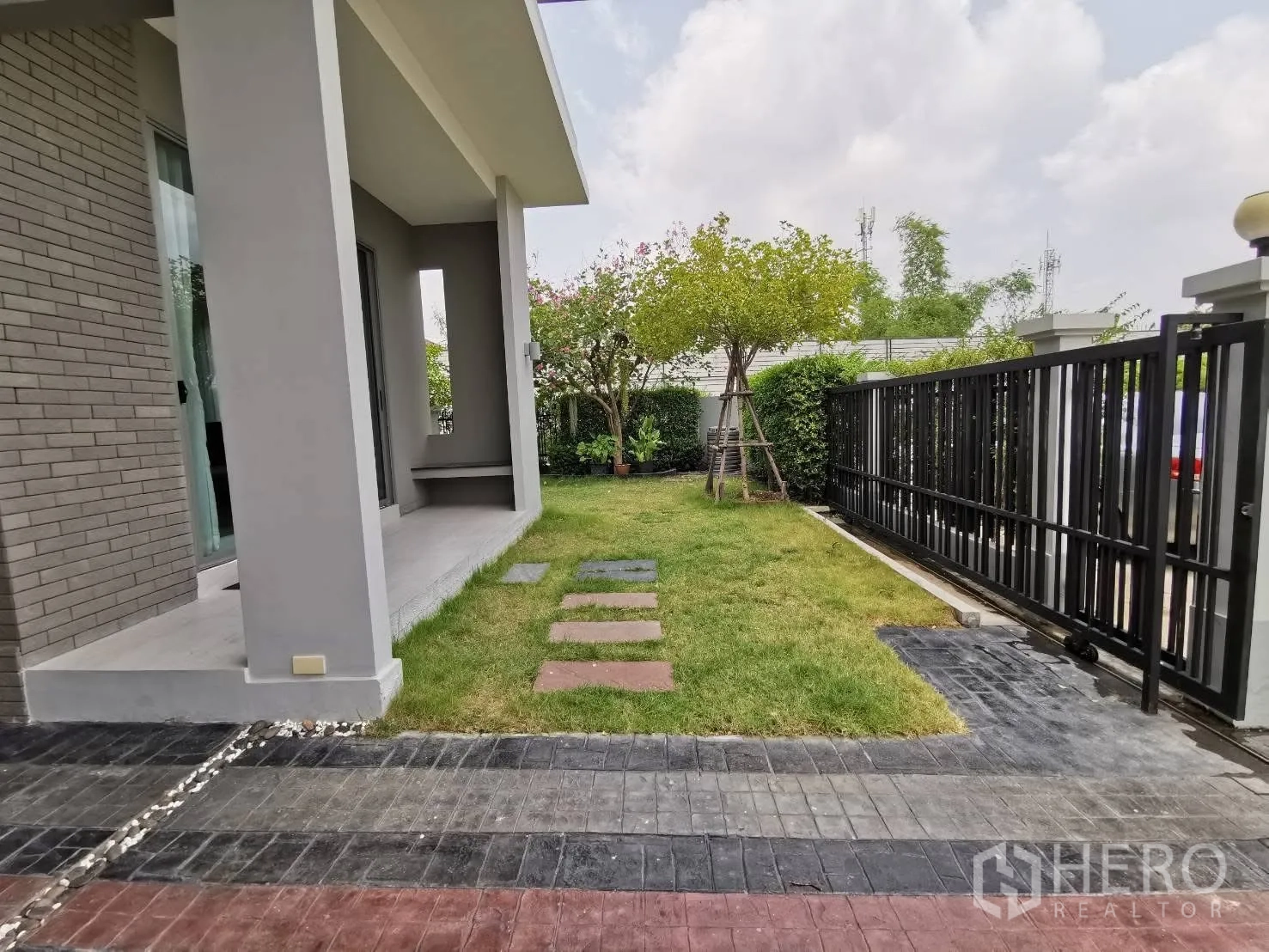 Property Image #20 for property HRE00305