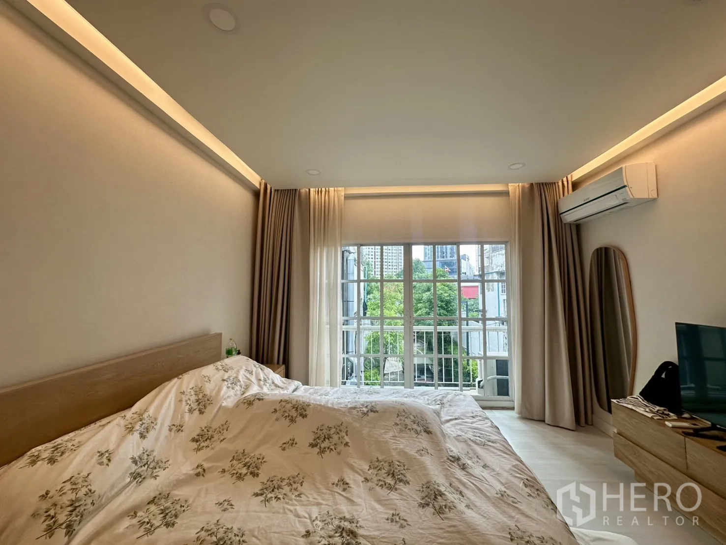Property Image #20 for property HRE00921