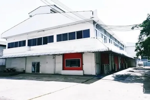 สำนักงาน ให้เช่าในHuai Khwang, Bangkok - อาคารสำนักงานโลว์ไรส์ในห้วยขวาง พร้อมหลังคาทางขนถ่ายและลานจอดกว้าง