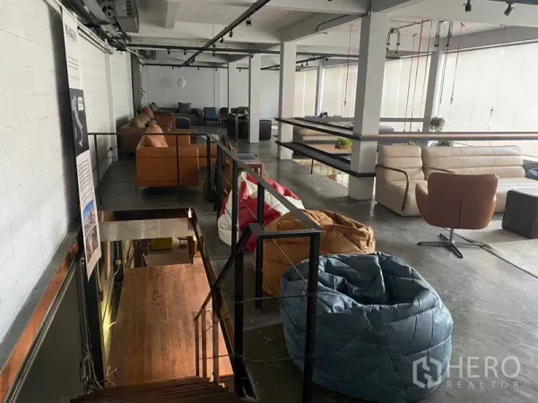 Retail Space for rent in Bang Na, Bangkok - Mezzanine level walkway lined with sofas and lounge chairs
