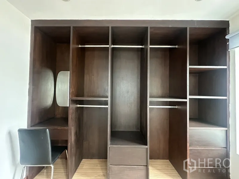 Property Image #16 for property HRE00319