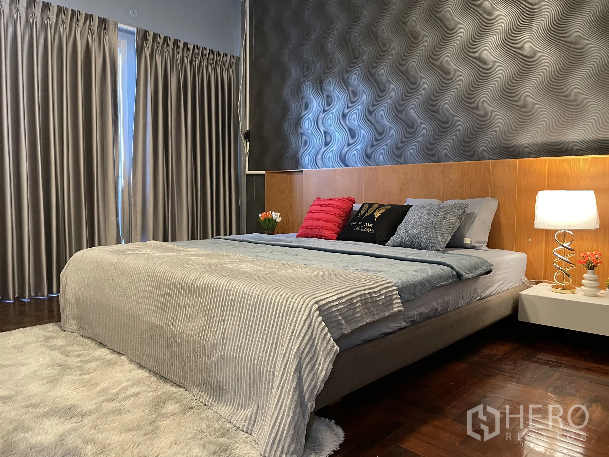 Property Image #16 for property HRE00246