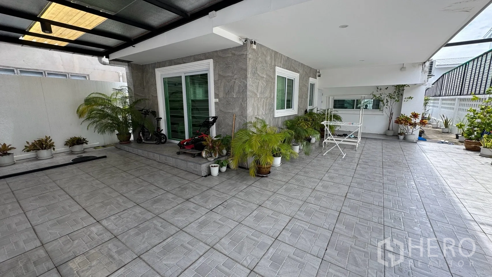 Property Image #28 for property HRE01332