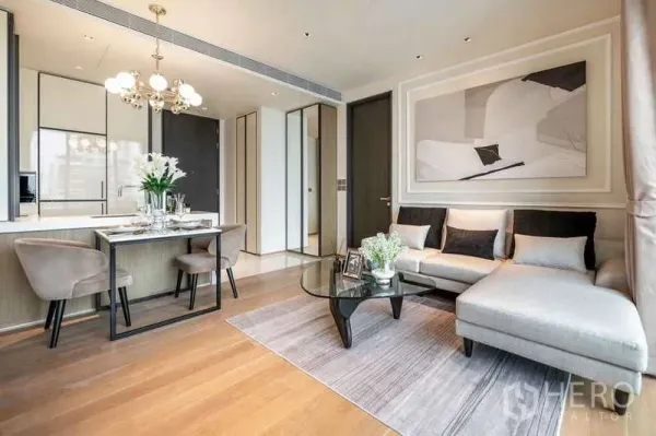 คอนโด ให้เช่าหรือขายในKhlong Toei, Bangkok - มุมนั่งเล่นสว่างโปร่งด้วยโซฟาเข้ามุมข้างโต๊ะอาหารและโคมไฟแชนเดอเลียร์