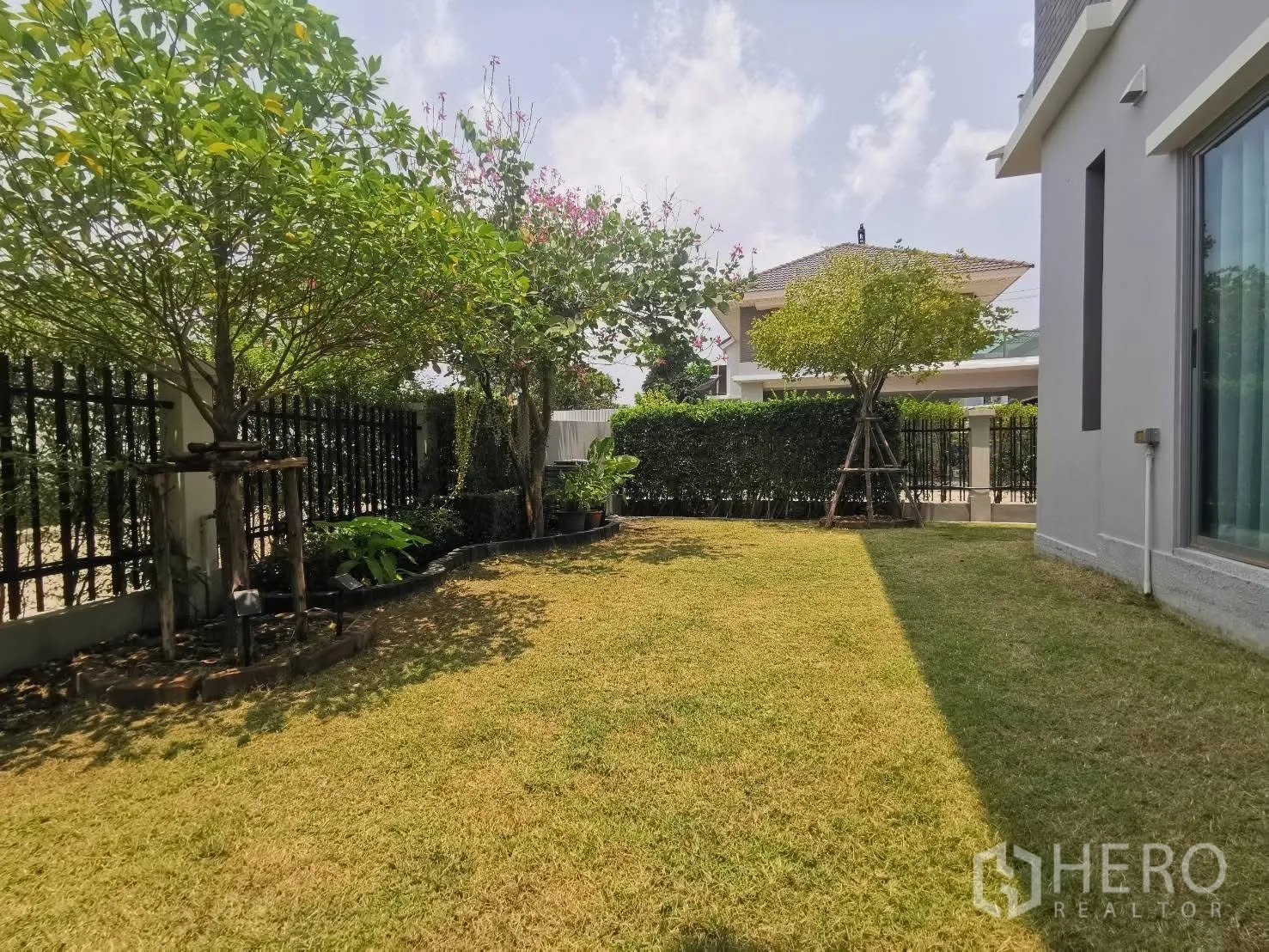 Property Image #18 for property HRE00305