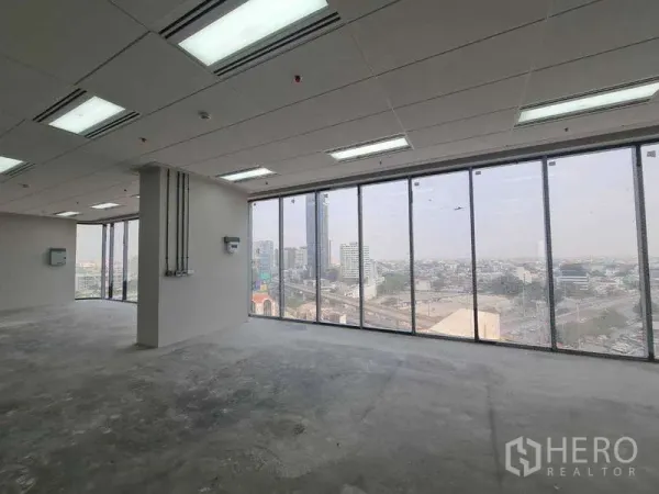 สำนักงาน ให้เช่าในChatuchak, Bangkok - มุมออฟฟิศกระจกเต็มบาน มองวิวสกายไลน์เมืองแบบพาโนรามา