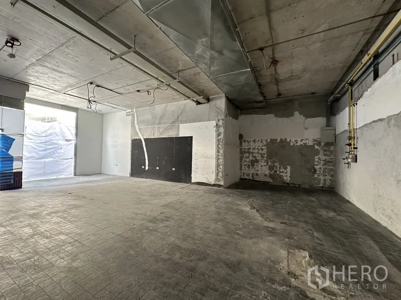 Property Image #6 for property HRE00332